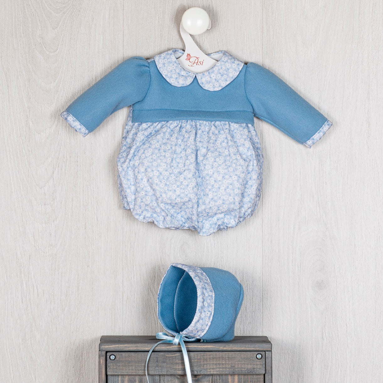 Conjunto Leo Pelele Flores Celeste Capota Azulona