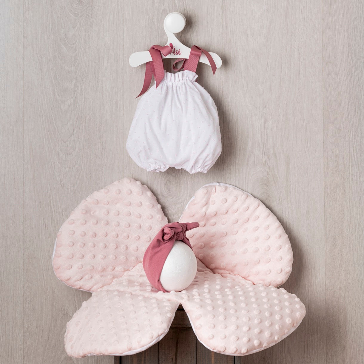 Vestido María Pelele Plumeti y Cojín Flor